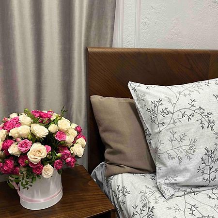 Favorit Apartments 2 Кім Безкоштовна Парковка Центр З Балконом Не Далеко Від Ж Д Вокзалу Звітні Документи Lviv Exterior photo