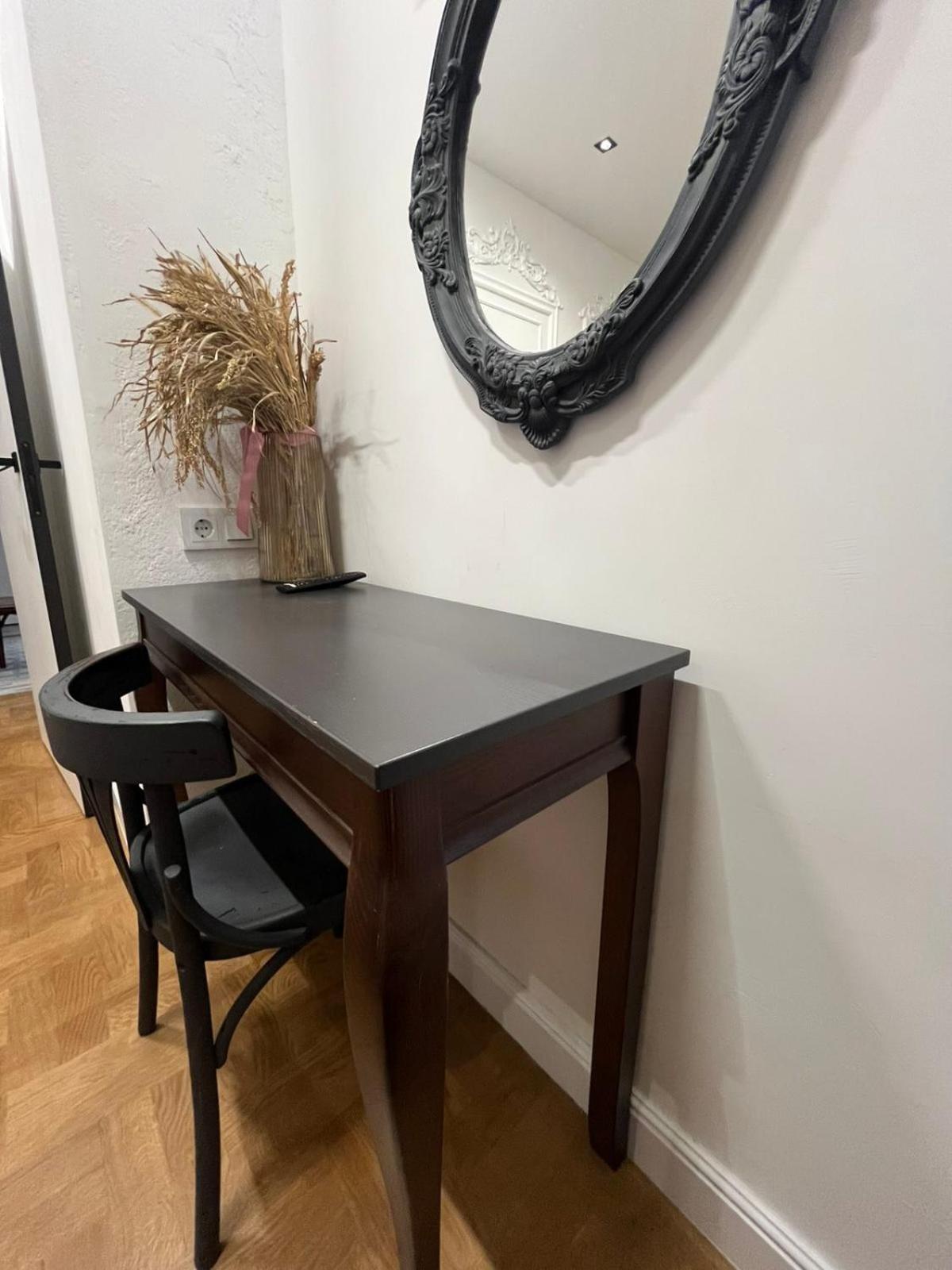 Favorit Apartments 2 Кім Безкоштовна Парковка Центр З Балконом Не Далеко Від Ж Д Вокзалу Звітні Документи Lviv Exterior photo
