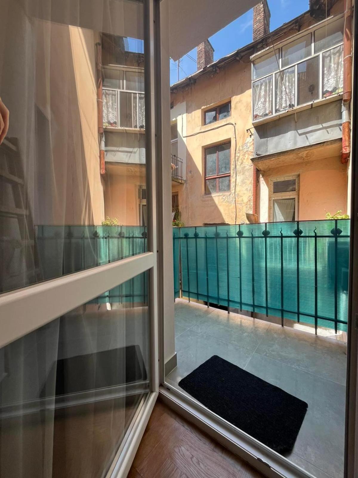 Favorit Apartments 2 Кім Безкоштовна Парковка Центр З Балконом Не Далеко Від Ж Д Вокзалу Звітні Документи Lviv Exterior photo